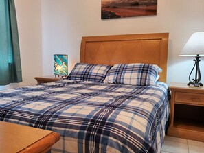 1 habitación, tabla de planchar con plancha, wifi gratis y ropa de cama 