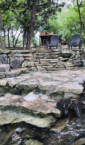 Guest House with semi-private swimming hole on cypress creek