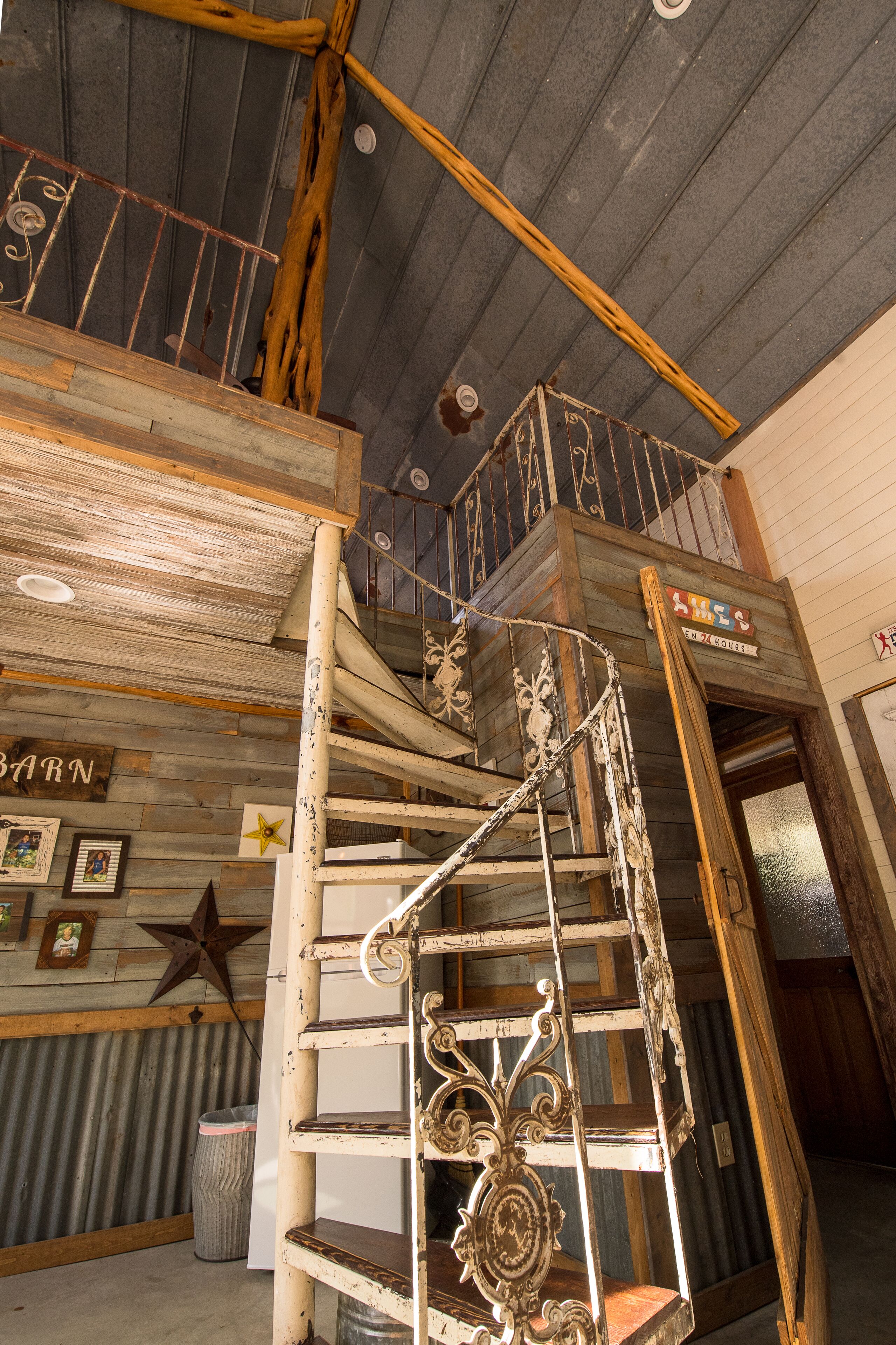 Guest House with semi-private swimming hole on cypress creek