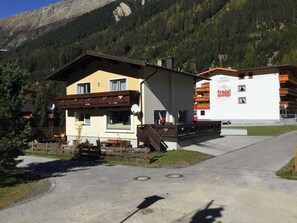 Unclassified image, 2 of 19, button