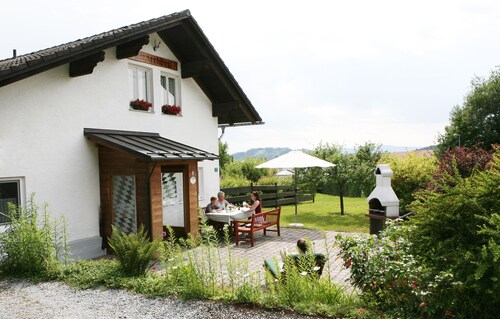 Cozy 3-star vacation home, quiet and close to nature for 4 people / 2 bedrooms