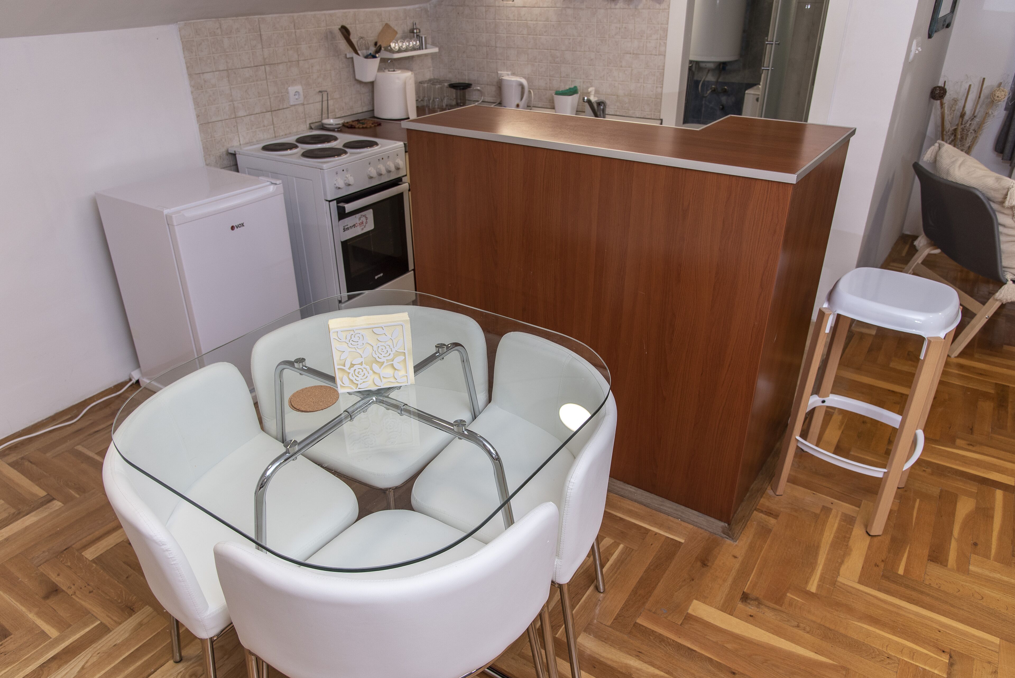 Fridge, oven, electric kettle, cookware/dishes/utensils