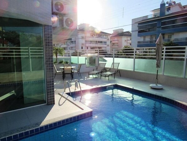 Outdoor pool - Campbells Guesthouse (Ingleses Norte)