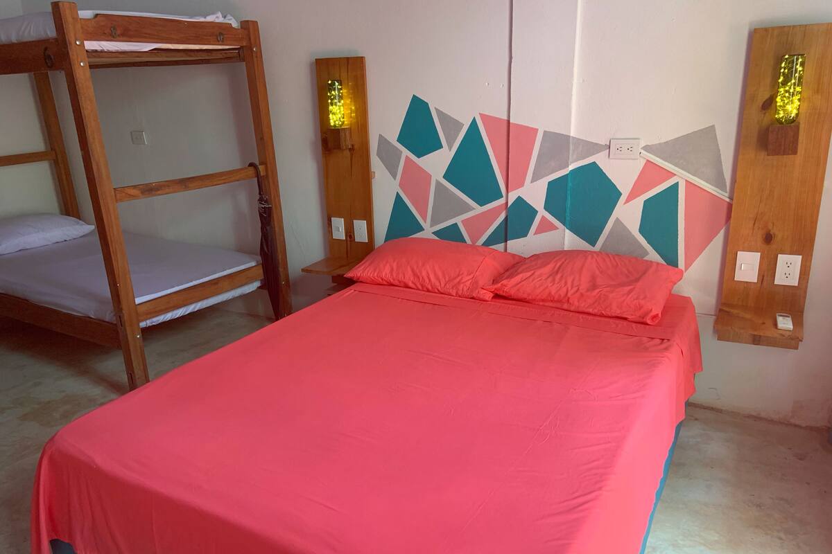 Minibar, muebles diferentes, wifi gratis y ropa de cama