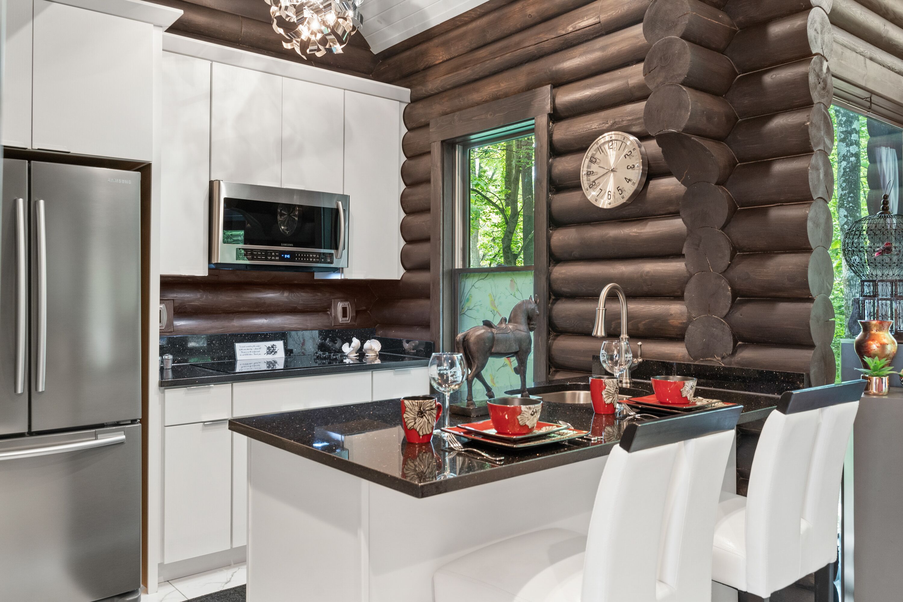 Private WaterFalls~Opulent Luxury~Hot Tub~Free Kayaks~Fire Table~King Bed