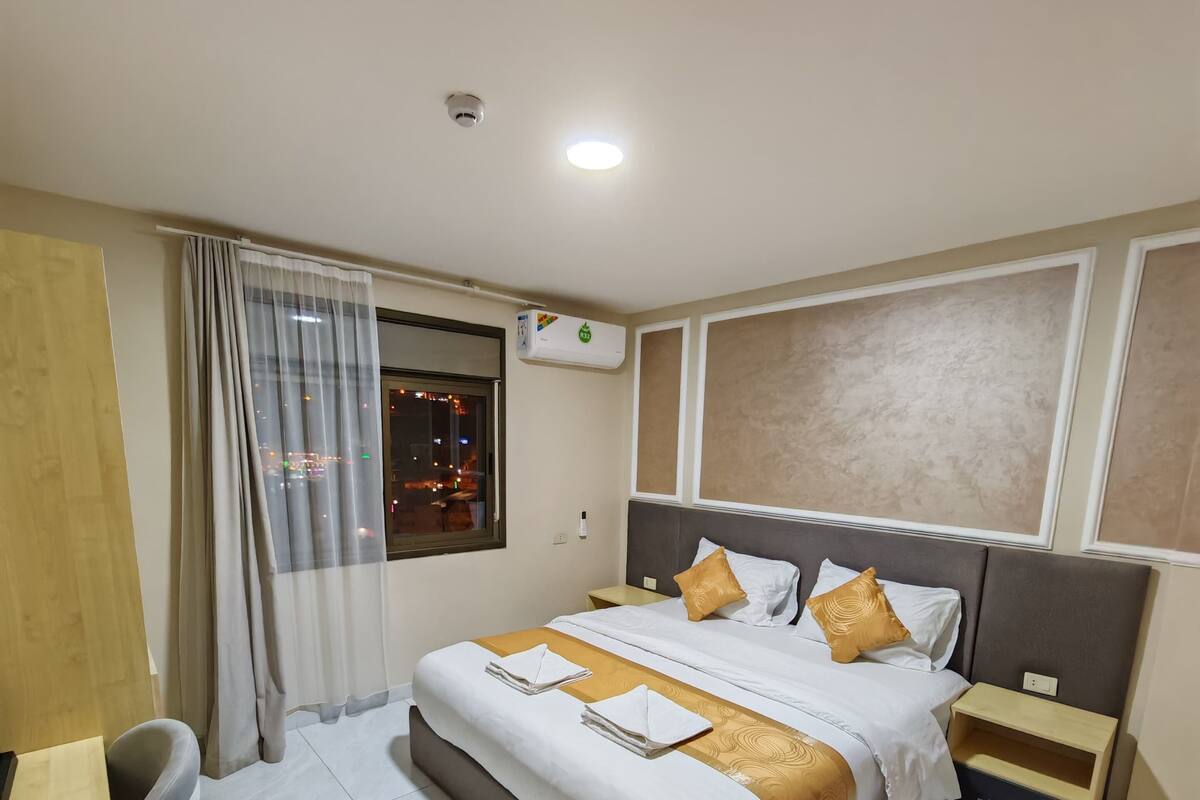 Habitació doble Deluxe, 1 dormitori, vistes a la vall | Espai de treball apte per a portàtils i habitacions insonoritzades