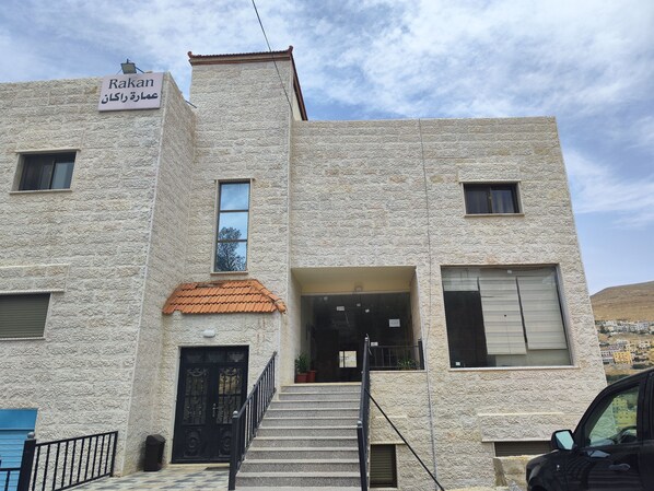 Façana frontal de l'allotjament