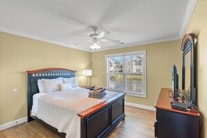 5 bedrooms, iron/ironing board, WiFi, bed sheets