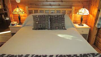 Planxa i posts de planxar, wifi gratuïta i roba de llit