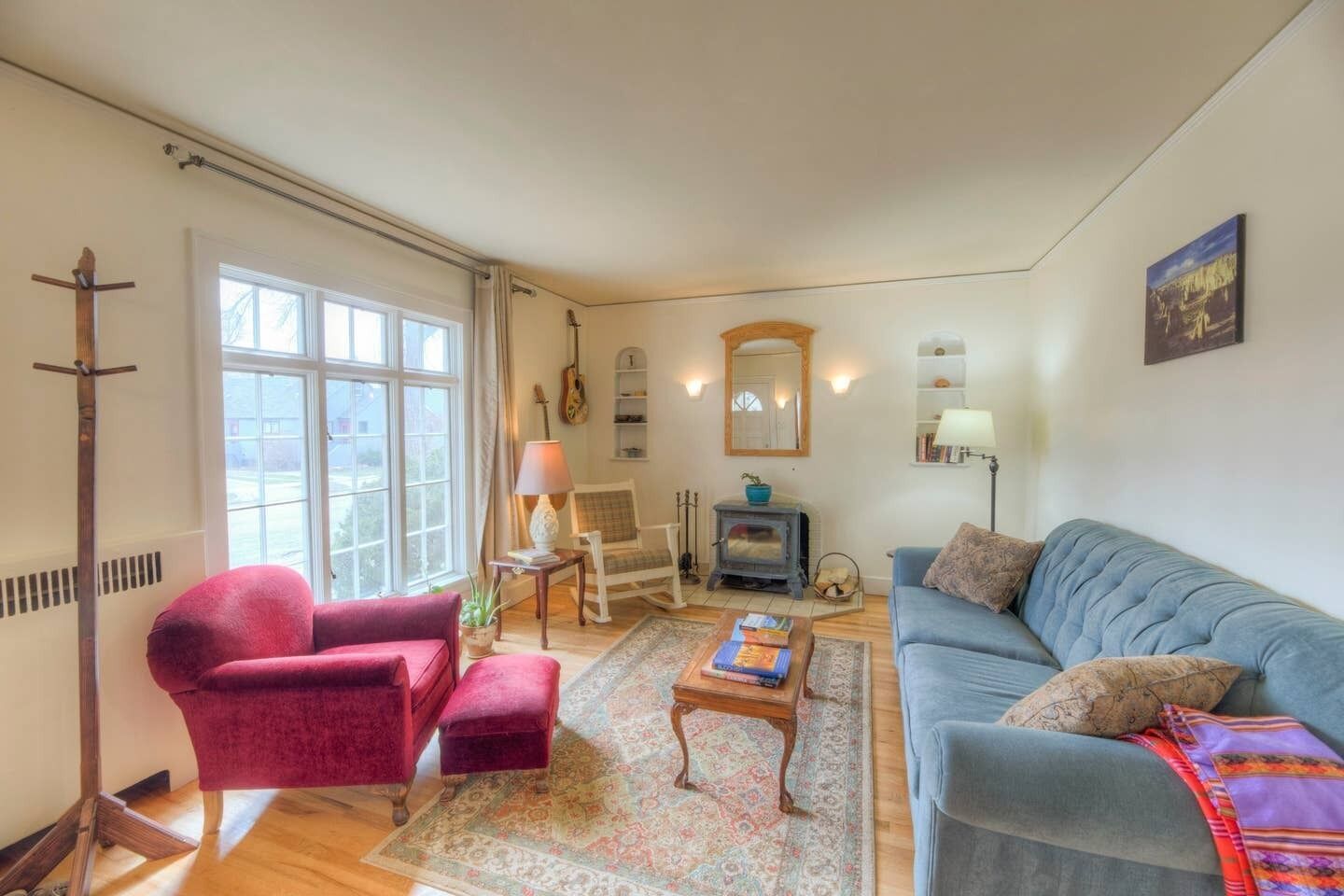 Cozy home 2 blocks from University of Wyoming in tree district