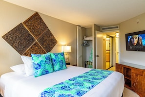 1 bedroom, iron/ironing board, free WiFi, bed sheets - Kaanapali Shores 318 - SUPER CLEAN! OCEANVIEW 1BD / 1BA (Lahaina)