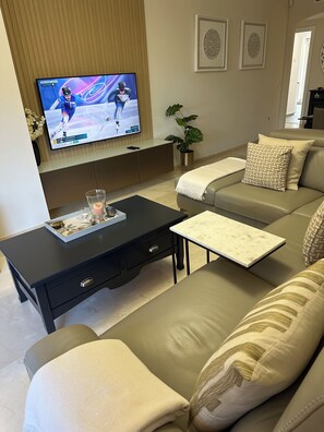 Smart TV, table tennis, books, stereo