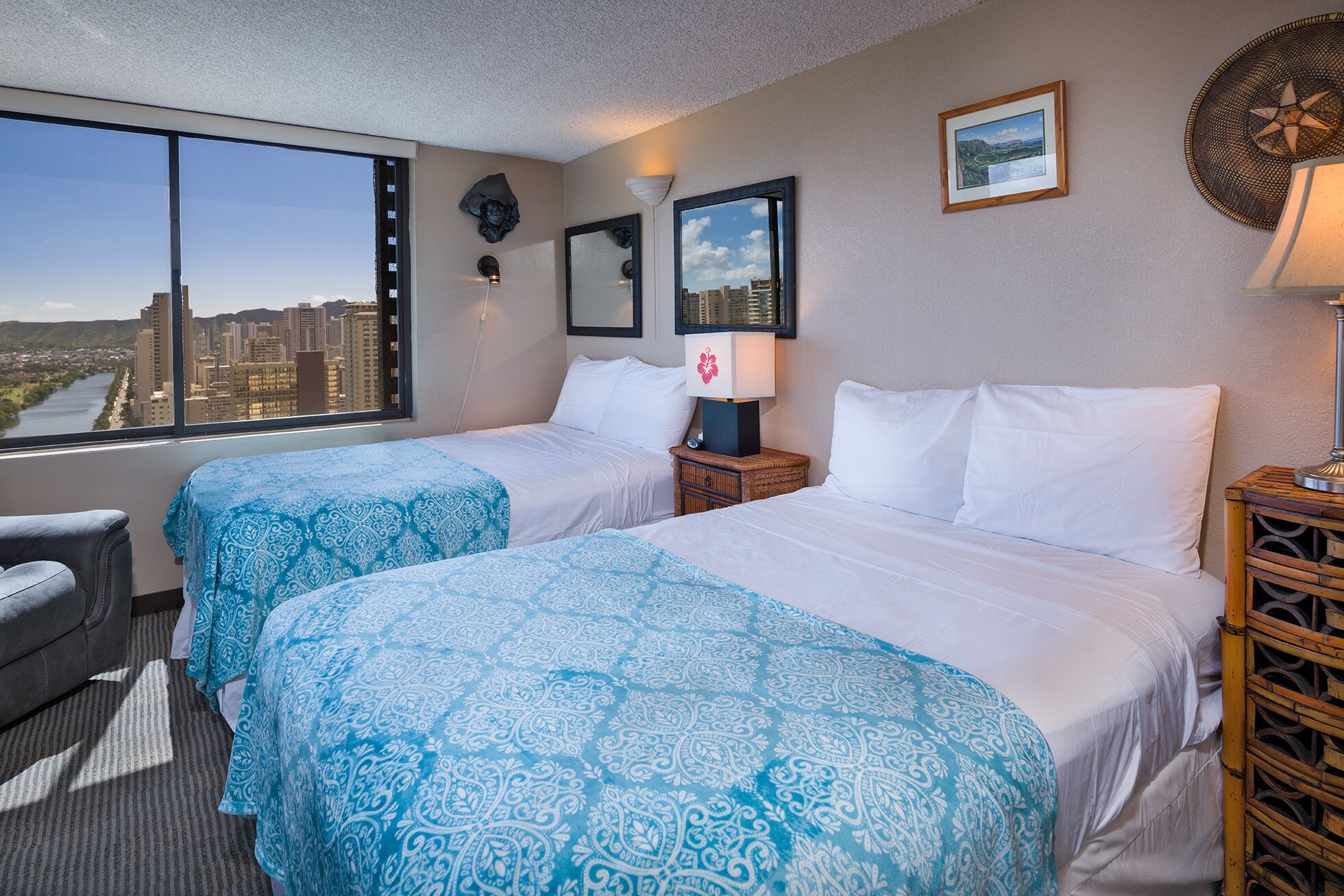 Cozy studio unit with spectacular views!