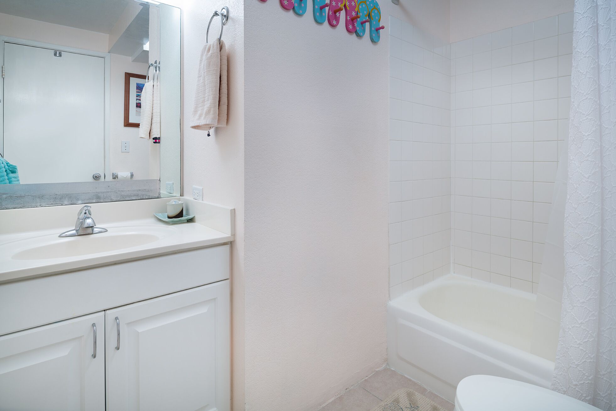 Cozy studio unit with spectacular views!