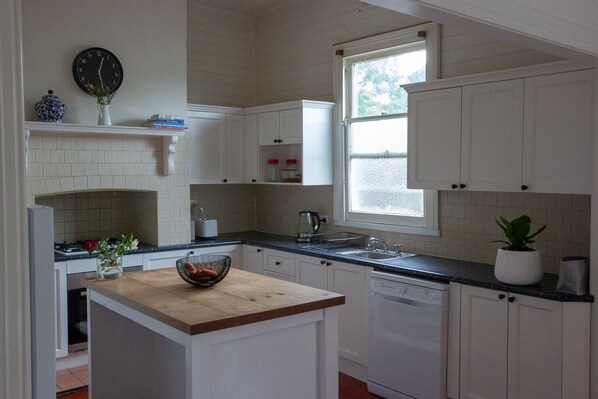 Fridge, oven, dishwasher, electric kettle