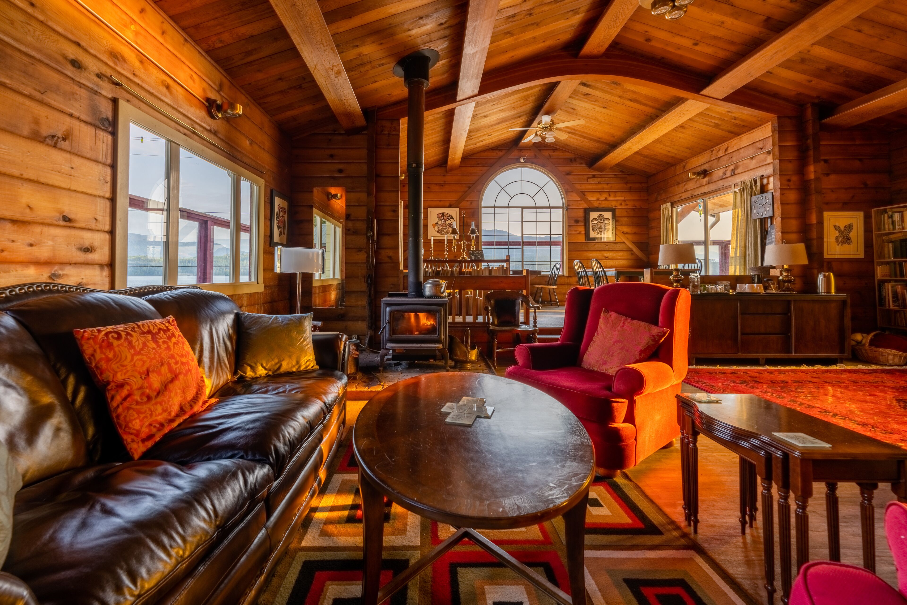 Smart TV, fireplace, DVD player, books