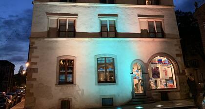 Historical town center spacious flat