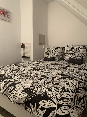 3 quartos, ferros/tábuas de passar roupa, Wi-Fi, roupa de cama