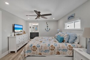 2 bedrooms, iron/ironing board, free WiFi, bed sheets - Geat Fishing & Ocean breeze, 40 ft dock for your boat with direct ocean access. (Tavernier)
