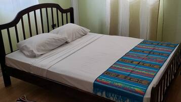 2 bedrooms, desk, iron/ironing board, travel crib