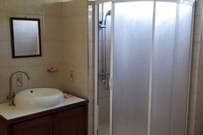 Hair dryer, towels