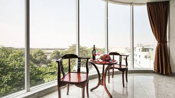 Deluxe Double Room | Minibar, desk, blackout curtains, iron/ironing board