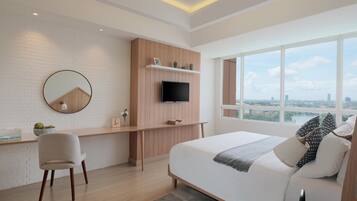 Minibar, in-room safe, desk, laptop workspace