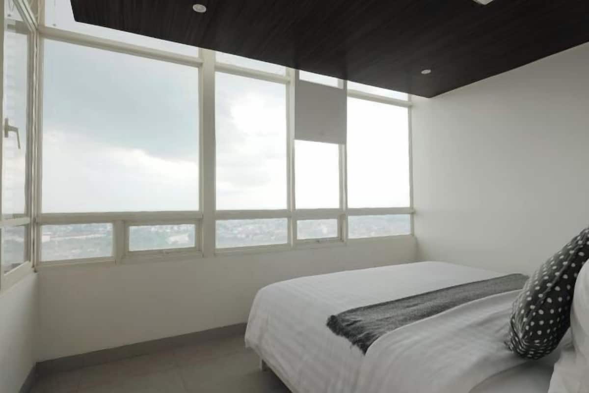 Minibar, két bảo mật tại phòng, bàn