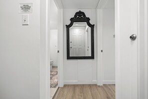 Interior - 2 King & 2 Queen Beds, Located Near Fish Creek & Spruce Meadows (Calgary)