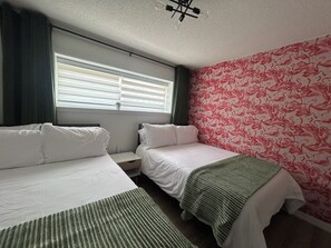 2 Schlafzimmer, Schreibtisch, Bügeleisen/Bügelbrett, kostenloses WLAN
