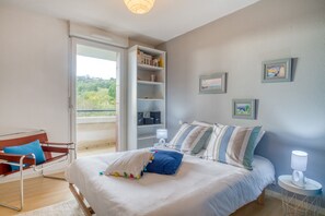 1 bedroom, iron/ironing board, free WiFi, bed sheets