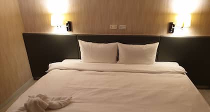 Walker Hotel Sanchong