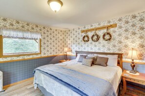 5 Schlafzimmer, Schreibtisch, Bügeleisen/Bügelbrett, Reisekinderbett