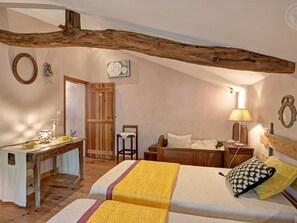 2 bedrooms, free WiFi