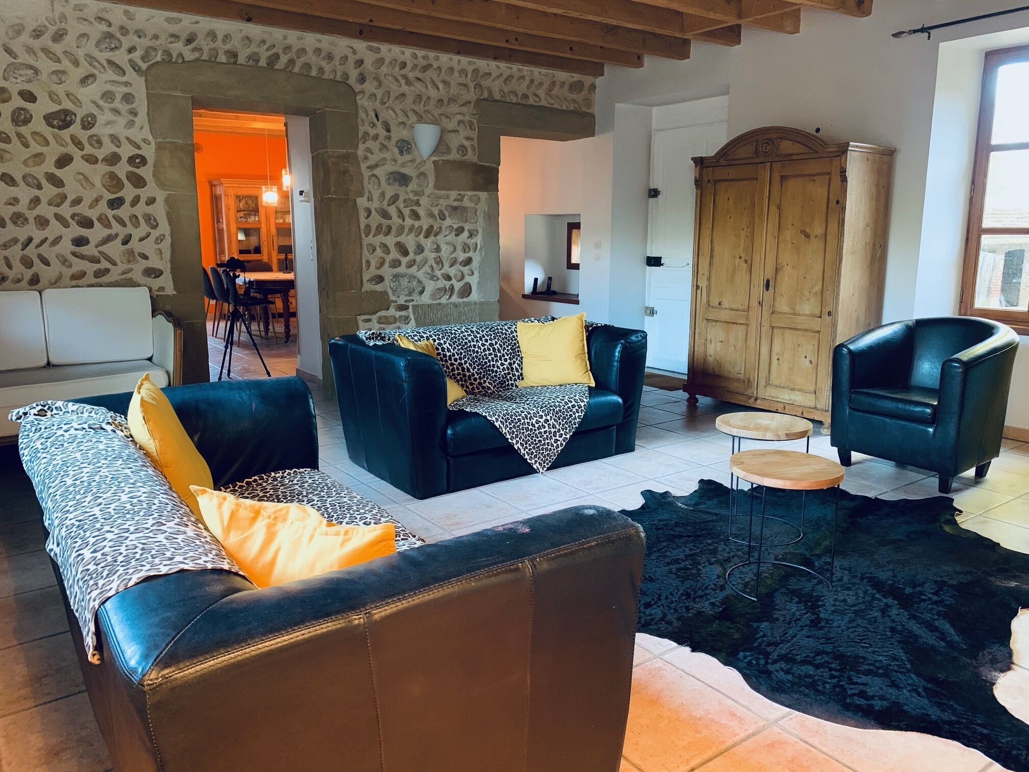 Pebble house typical of the Drôme hills with jacuzzi