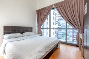 Blackout drapes, soundproofing, iron/ironing board, free WiFi - Rex Ollie at The Elements Ampang (Kuala Lumpur)