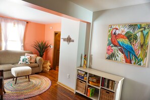 Smart TV, books, stereo