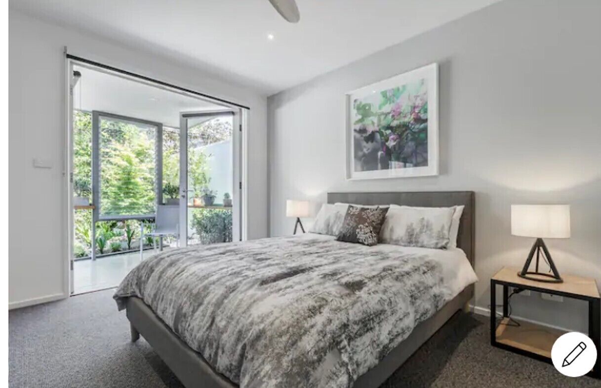 Sophisicated Family Oasis in Richmond — image 4