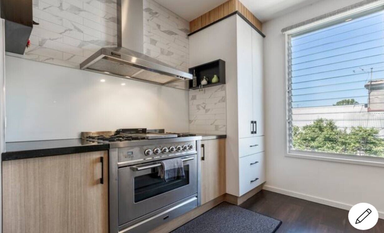 Sophisicated Family Oasis in Richmond — image 6