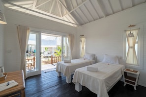 خزنة داخل الغرفة ومكتب وتجهيزات عازلة للصوت وأسرّة أطفال/رضّع (مجانًا)