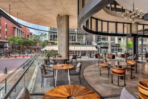 Bar (on property) - Johannesburg Marriott Hotel Melrose Arch (Johannesburg)