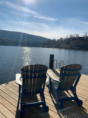 Property grounds - Mountain View Cove Lakeside Retreat  (Huddleston)