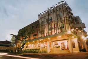 Front of property – evening/night - PanaHouse Surabaya (Surabaya)