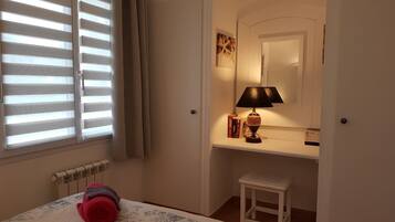 1 bedroom, WiFi, bed sheets