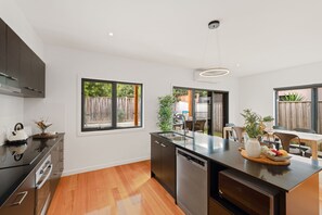 Fridge, microwave, oven, stovetop - Phillip Island - Contemporary beach house with modern amenities + Outdoor Spa (Cowes)