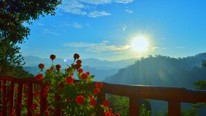 豪華三人房 | 山景