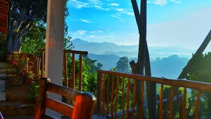 家庭客房, 1 間臥室, 非吸煙房, 山景 | 起居區 | LED 液晶電視、壁爐