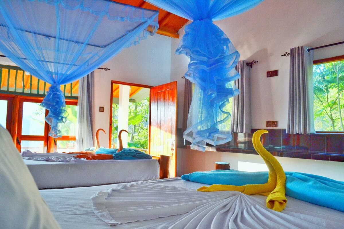 Deluxe Villa, 2 Bedrooms, Mountain View | Premium bedding, in-room safe, desk, laptop workspace