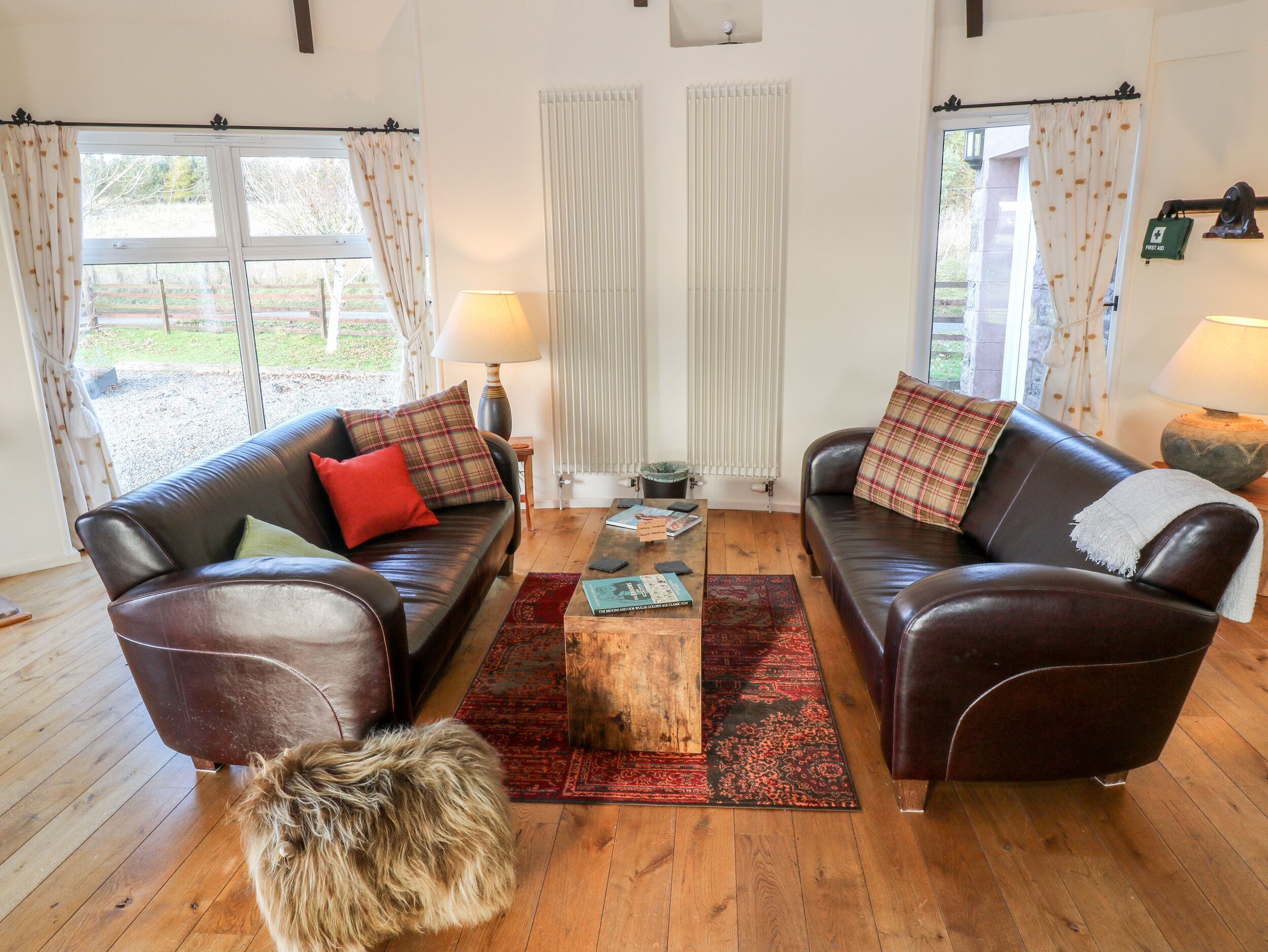 THE ROUNDHOUSE, family friendly, luxury holiday cottage in Blackford