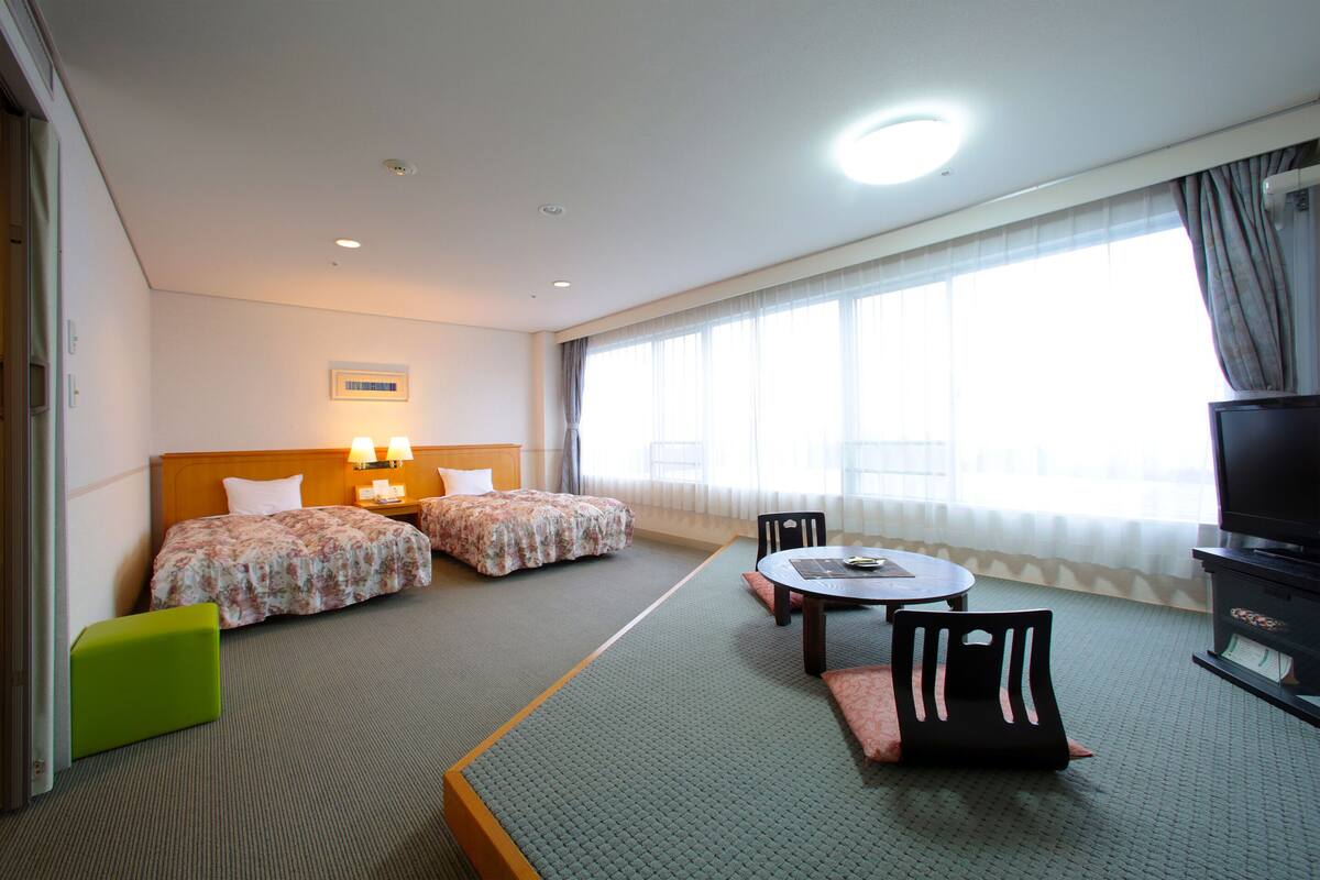 Twin Room, Smoking | In-room safe, desk, soundproofing, WiFi (free)
